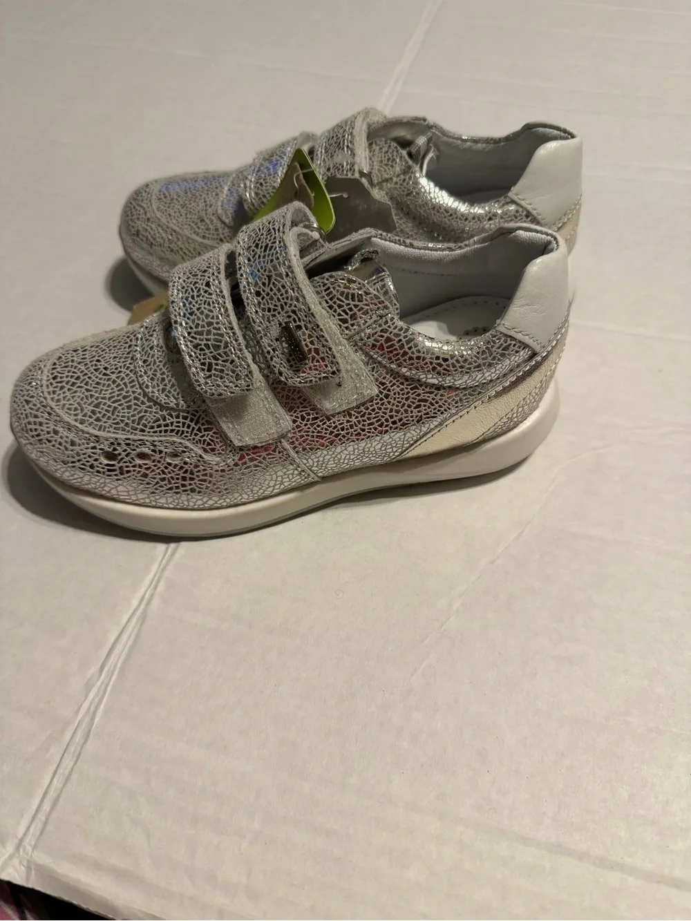 Lasocki kids European sneakers with silver crocodile skin texture size 28 US 11